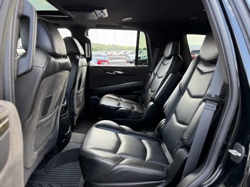 Used 2020 Cadillac Escalade Platinum AWD/4WD image 14