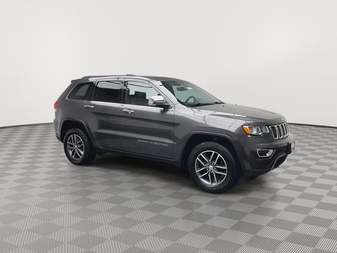 Used 2017 Jeep Grand Cherokee Limited w/ Trailer Tow Group IV image 40