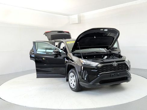 Used 2025 Toyota RAV4 LE AWD/4WD image 9