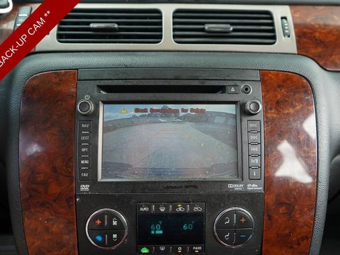 Used 2013 Chevrolet Avalanche LTZ RWD image 11