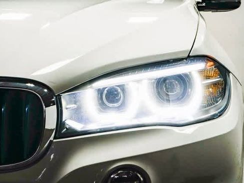 Used 2018 BMW X5 xDrive40e image 7