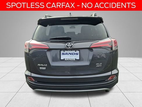 Used 2018 Toyota RAV4 XLE image 5