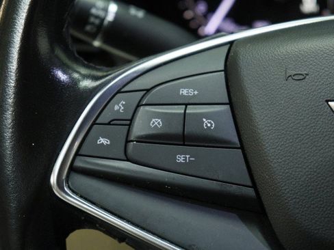 Used 2019 Cadillac XT5 FWD image 11
