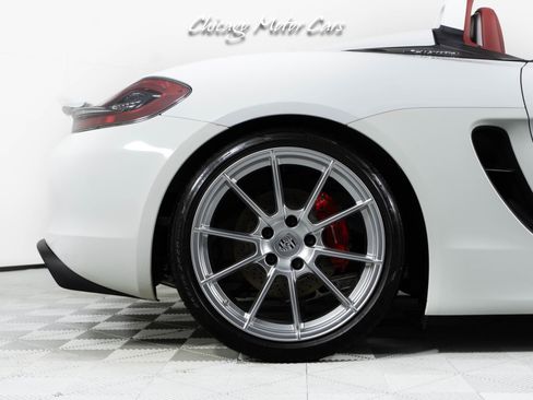 Used 2016 Porsche Boxster Spyder image 11