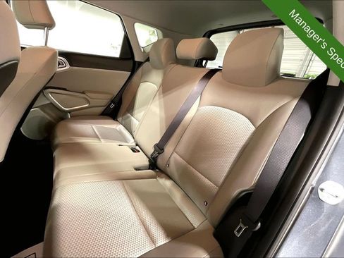 Used 2025 Kia Soul LX FWD image 31