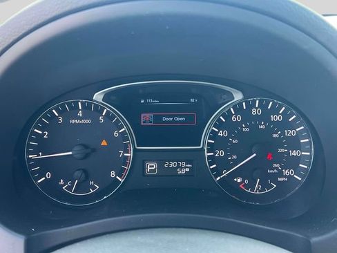 Used 2014 Nissan Altima 2.5 SV FWD image 21