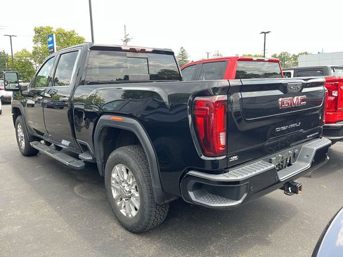 Certified 2021 GMC Sierra 2500 Denali w/ Denali Ultimate Package AWD/4WD image 4
