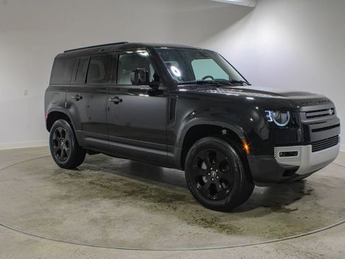 Used 2025 Land Rover Defender 110 S AWD/4WD image 7