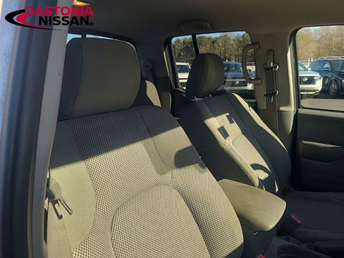 Used 2019 Nissan Frontier SV image 18