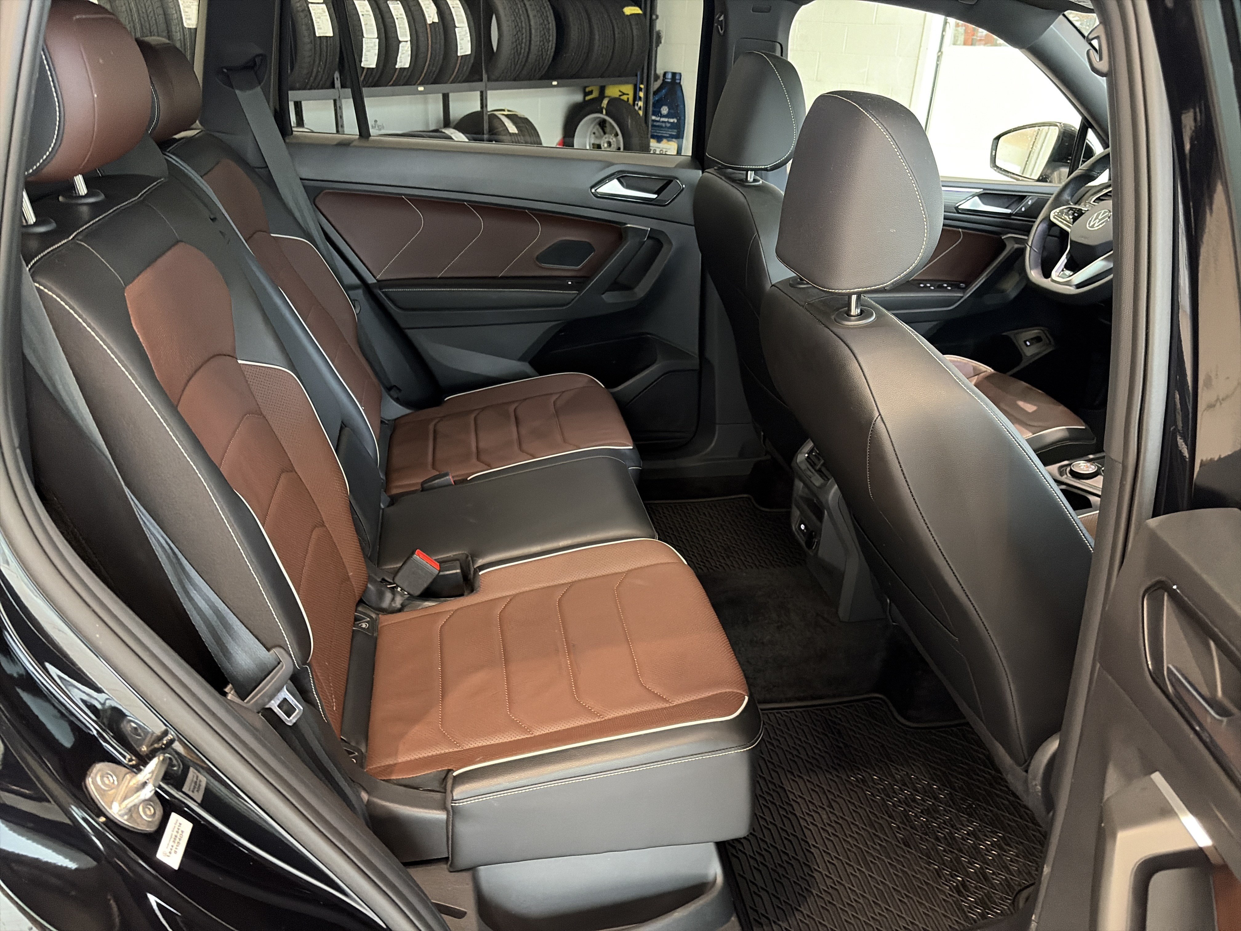 Used 2024 Volkswagen Tiguan SEL R-Line AWD/4WD image 25