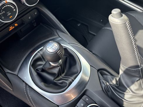 Used 2025 MAZDA MX-5 Miata Grand Touring w/ Weather Package RWD image 26