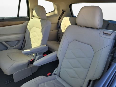 New 2026 Volkswagen Atlas SE image 12
