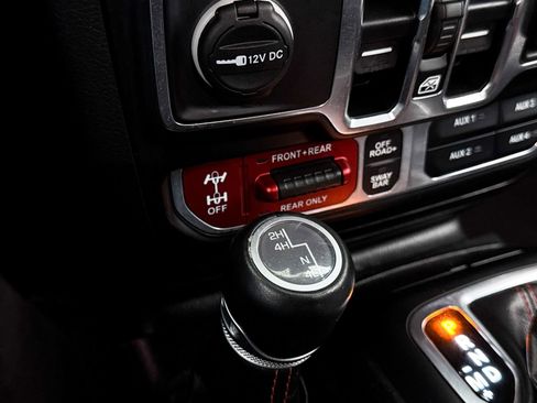 Used 2022 Jeep Wrangler Unlimited Rubicon w/ LED Lighting Group AWD/4WD image 8
