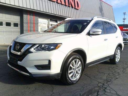 Used 2019 Nissan Rogue SV image 10