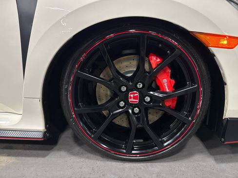 Used 2019 Honda Civic Type R image 31