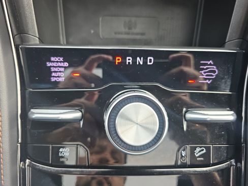 Used 2024 Jeep Grand Cherokee L Summit AWD/4WD image 36