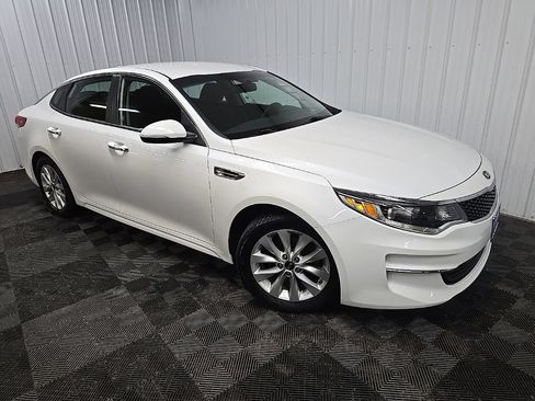 Used 2018 Kia Optima LX w/ 17" Alloy Wheels Package FWD image 7