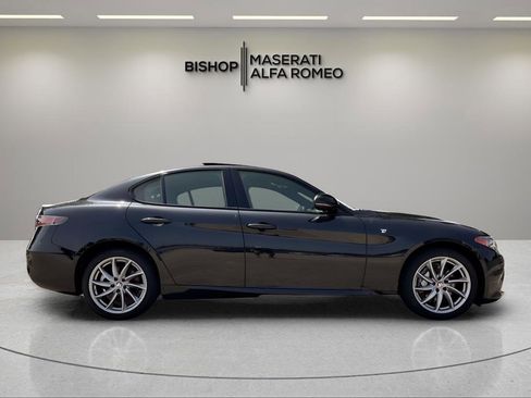 Used 2024 Alfa Romeo Giulia Ti AWD/4WD image 7