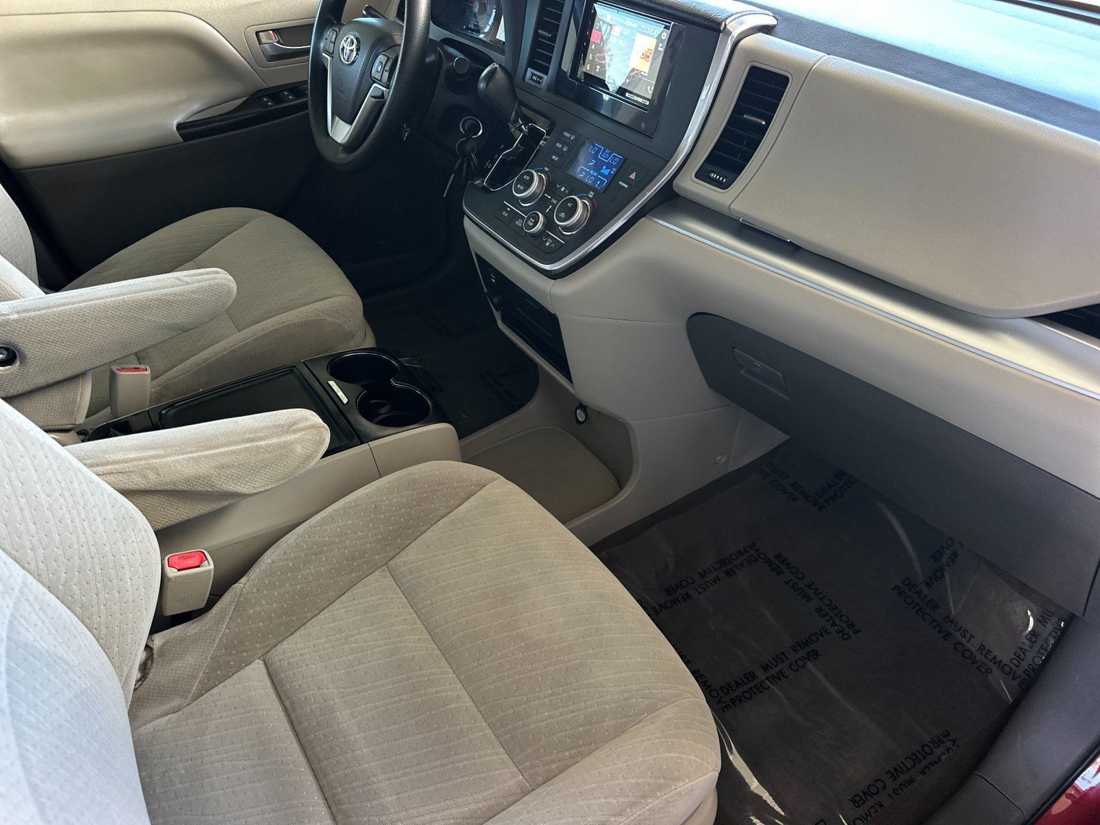 Used 2015 Toyota Sienna LE FWD image 16
