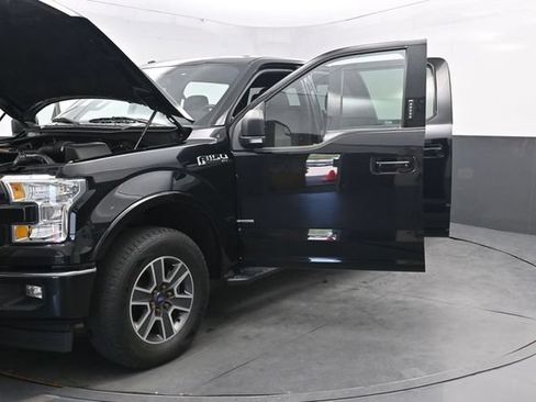 Used 2017 Ford F150 XLT w/ Equipment Group 302A Luxury AWD/4WD image 41