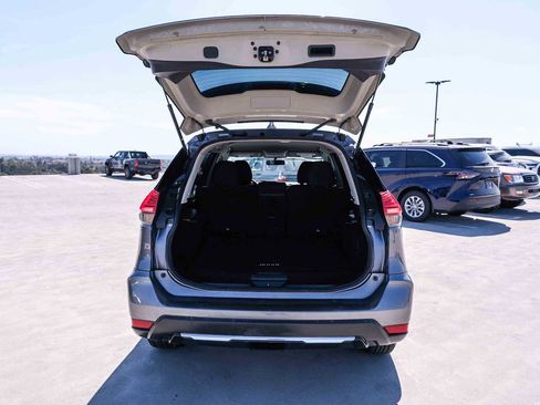 Used 2017 Nissan Rogue S AWD/4WD image 25