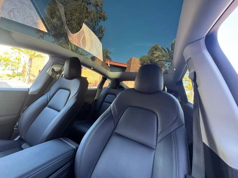Used 2025 Tesla Model Y Long Range AWD/4WD image 10
