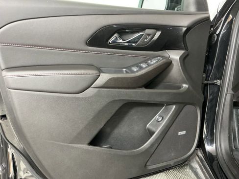 Used 2022 Chevrolet Traverse RS image 19