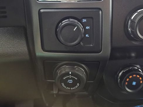 Used 2020 Ford F150 XLT w/ Equipment Group 302A Luxury AWD/4WD image 31