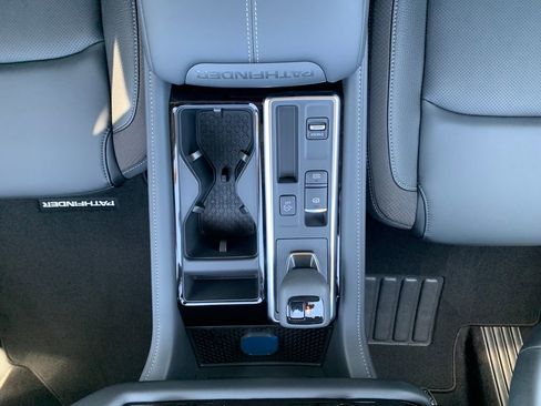 New 2026 Nissan Pathfinder SL FWD image 15