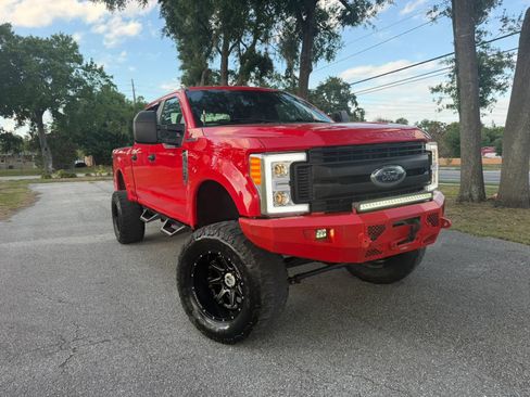 Used 2017 Ford F250 XL AWD/4WD image 2