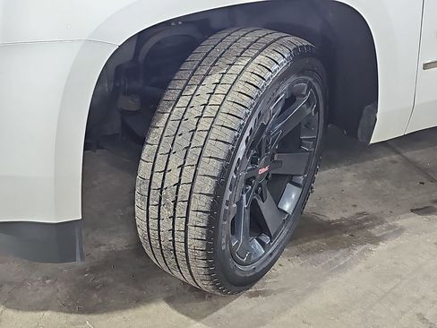 Certified 2019 GMC Yukon Denali w/ Denali Ultimate Package image 40