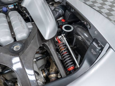 Used 2005 Porsche Carrera GT RWD image 16