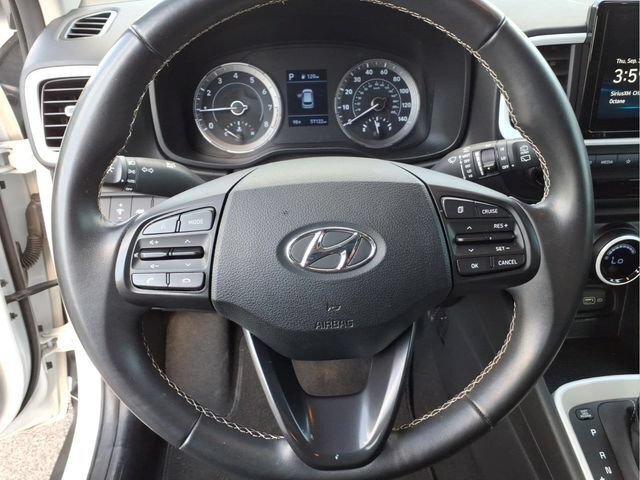Used 2022 Hyundai Venue Limited FWD image 22