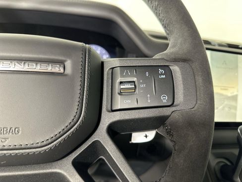 Used 2023 Land Rover Defender 90 V8 image 14