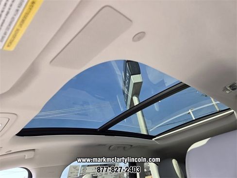 New 2026 Lincoln Nautilus Reserve image 7