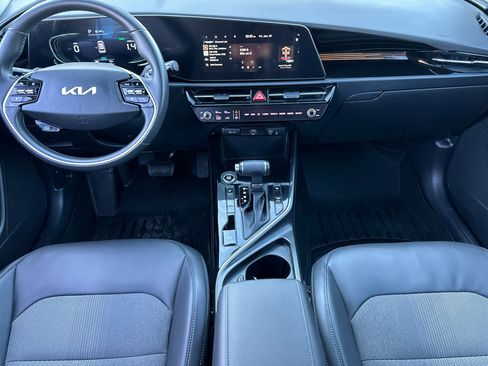 Certified 2024 Kia Niro EX image 14