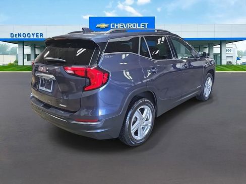 Used 2018 GMC Terrain SLE w/ Driver Convenience Package image 9