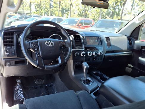Used 2022 Toyota Sequoia TRD Sport AWD/4WD image 10