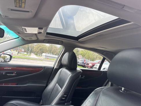 Used 2011 Lexus LS 460 AWD w/ Comfort Pkg image 12