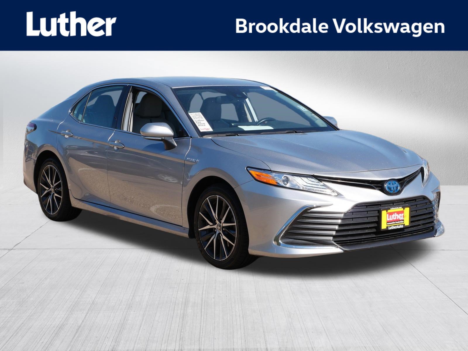 Used 2021 Toyota Camry XLE w/ Cold Weather Package FWD image 1