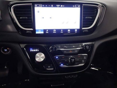 Used 2025 Chrysler Pacifica Select FWD image 33