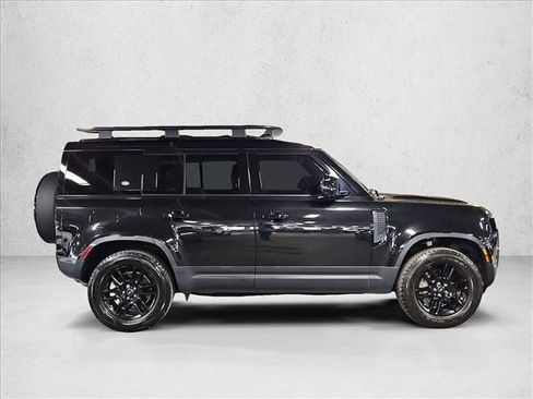 Used 2023 Land Rover Defender 110 SE AWD/4WD image 4