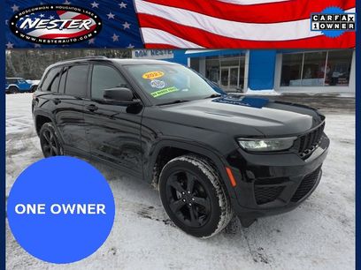 Used 2023 Jeep Grand Cherokee Altitude