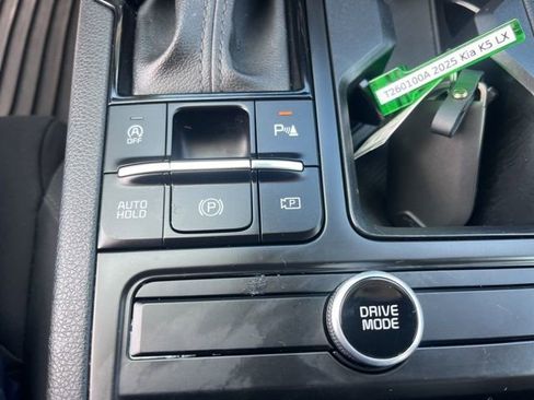 Used 2025 Kia K5 LXS FWD image 25
