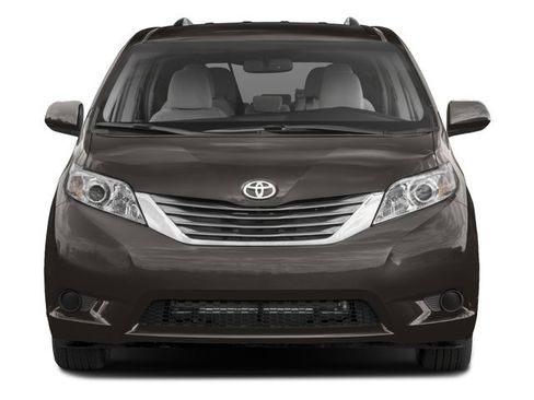 Used 2017 Toyota Sienna LE image 4