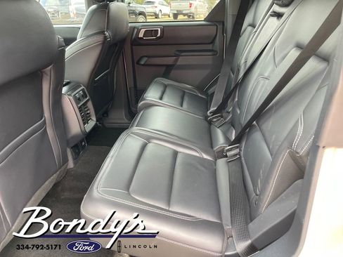 Used 2025 Ford Bronco Outer Banks image 12