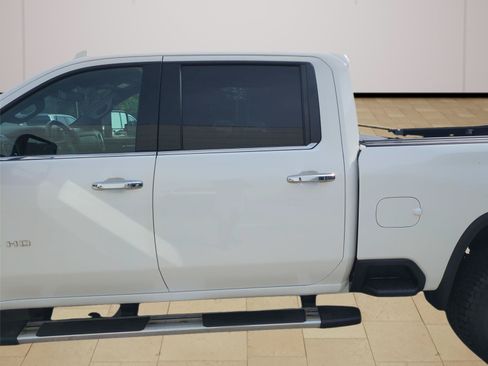 Used 2023 Chevrolet Silverado 2500 High Country w/ Safety Package II AWD/4WD image 28