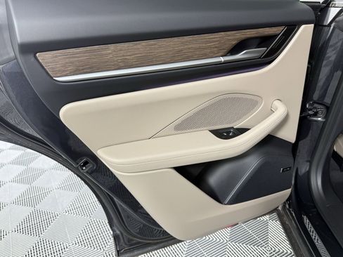 New 2025 Porsche Macan Electric image 18