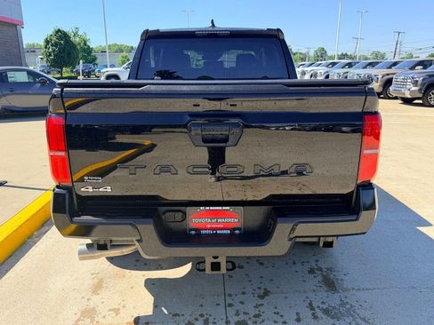 Used 2025 Toyota Tacoma SR5 AWD/4WD image 6