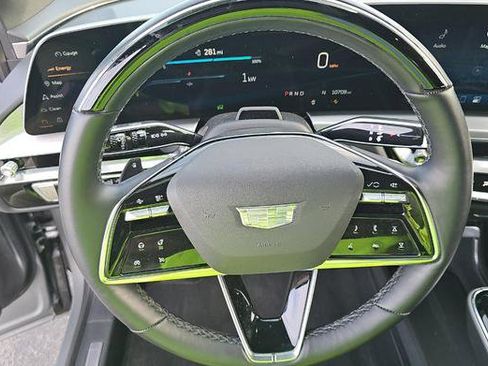 Used 2024 Cadillac Lyriq Luxury image 8